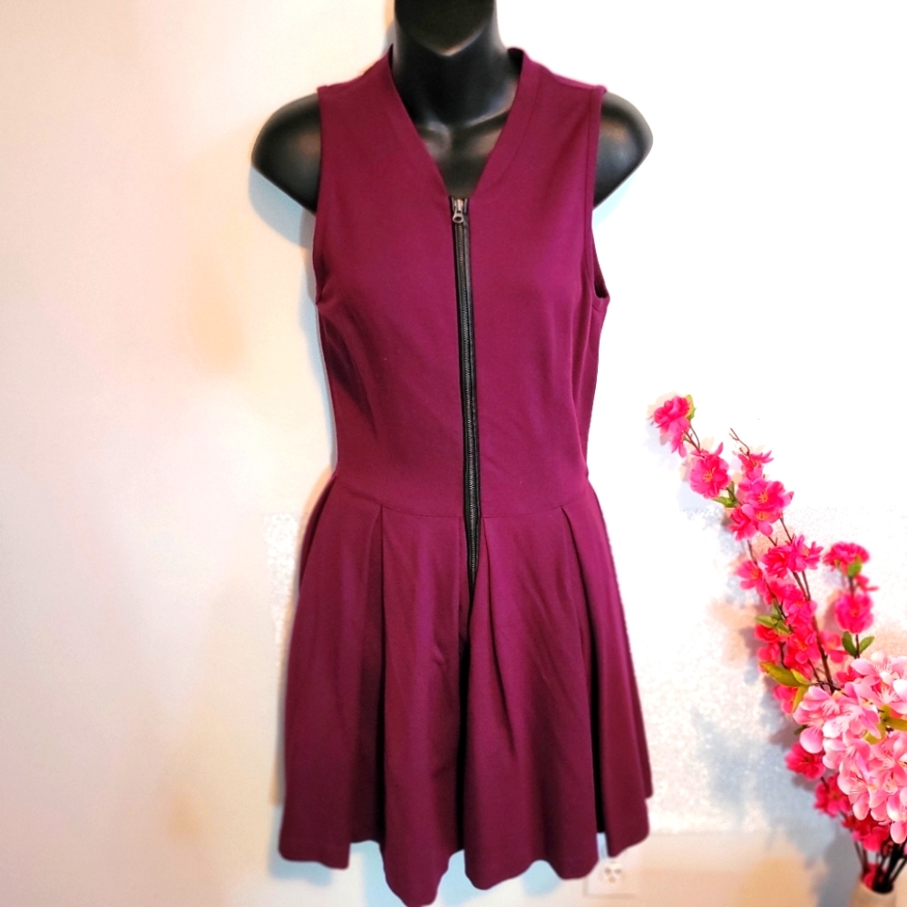 Smart Set Eggplant Front Zip Up Dress Size 6